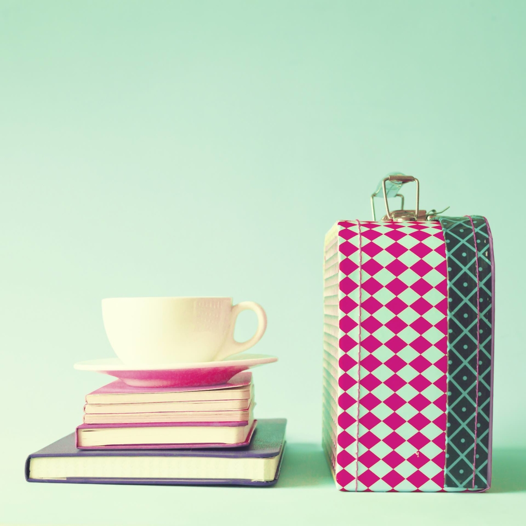 ThinkstockPhotos-484312017 Tea cup and Lunch Box